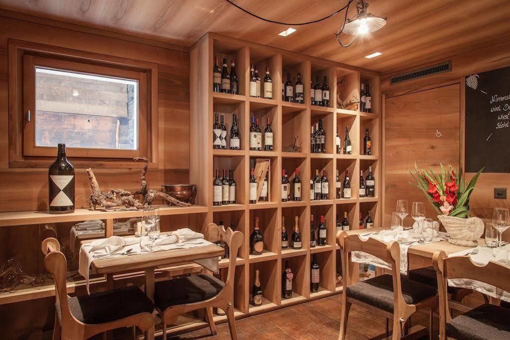 Restaurant - Hotel Sonnmatten Церматт Экстерьер фото
